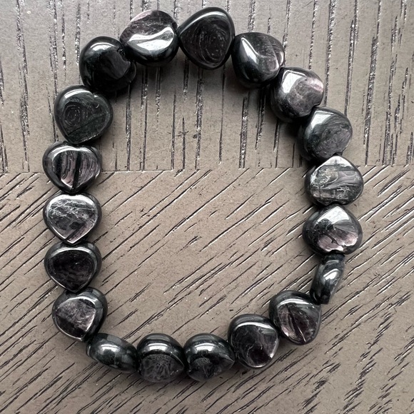 HQ hypersthene heart bracelet 6.5’ - Picture 4 of 5